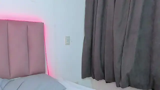 Snapshot of CandyAinsley chatting on 09-24-25, 06:33 CandyAinsley online show from 09-24-25, 06:33