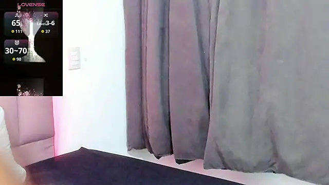 Snapshot of CandyAinsley chatting on 10-16-25, 06:53 CandyAinsley online show from 10-16-25, 06:53