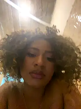 Snapshot of danixayume01 chatting on 11-23-25, 02:06 danixayume01 online show from 11-23-25, 02:06