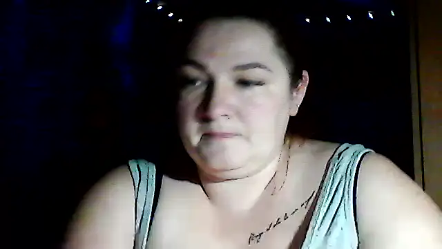 Snapshot of AngelQSky chatting on 12-02-25, 04:35 AngelQSky online show from 12-02-25, 04:35