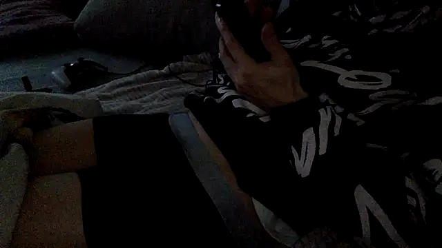 Snapshot of Breezydicksn chatting on 10-28-25, 03:47 Breezydicksn online show from 10-28-25, 03:47