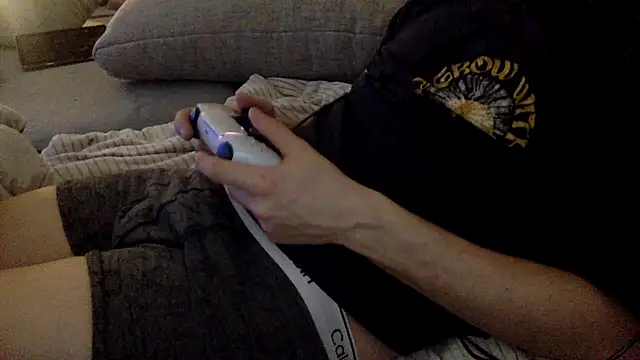 Snapshot of Breezydicksn chatting on 11-08-25, 05:18 Breezydicksn online show from 11-08-25, 05:18