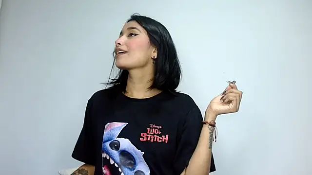 Gia Lee online show from 10-01-25, 02:39