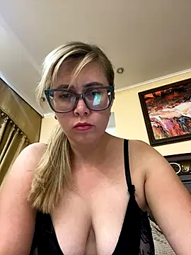 Crystal00Girl online show from 09-13-25, 09:47