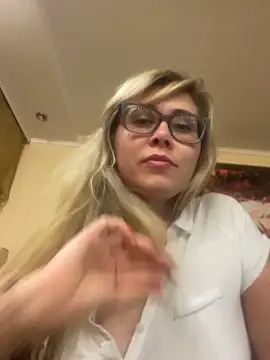 Crystal00Girl online show from 10-12-25, 09:03