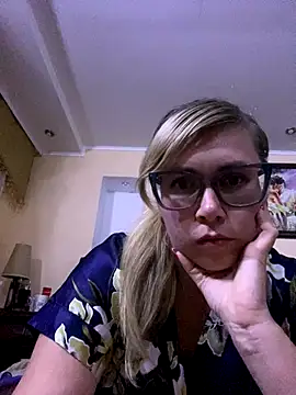 Crystal00Girl online show from 10-14-25, 07:25