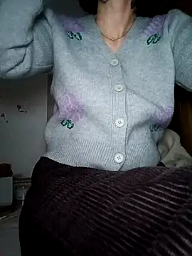 Snapshot of July-Asian chatting on 01-31-26, 10:19 July-Asian online show from 01-31-26, 10:19