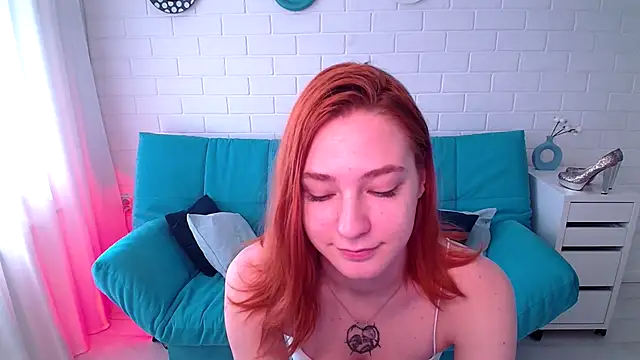 Snapshot of TinaCruyze chatting on 09-10-25, 11:10 TinaCruyze online show from 09-10-25, 11:10