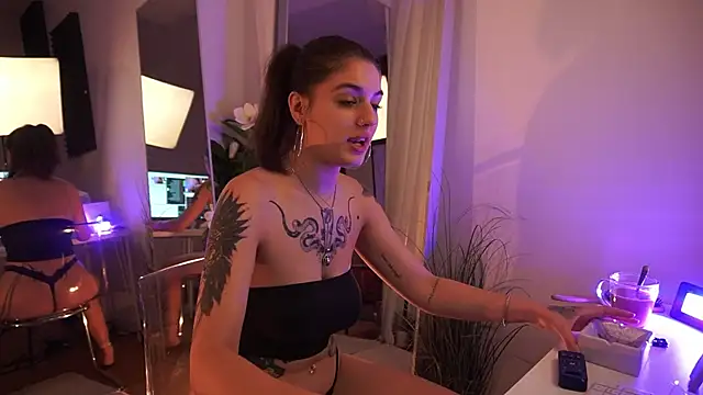 jeniffer foxx online show from 09-09-25, 05:18