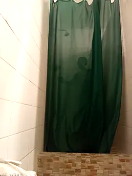 Snapshot of Freakysluttt chatting on 11-03-25, 11:15 Freakysluttt online show from 11-03-25, 11:15