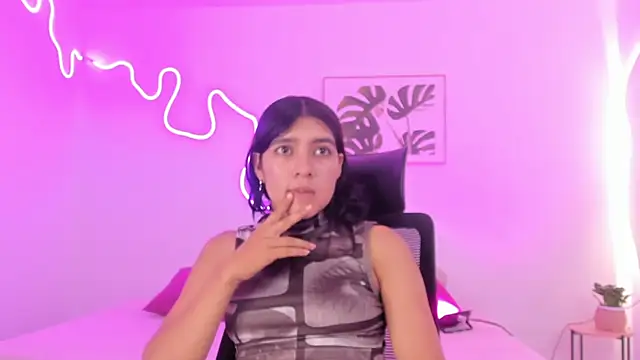 Cherrydollxx online show from 10-26-25, 12:44