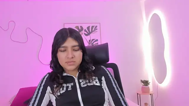 Cherrydollxx online show from 10-29-25, 12:18