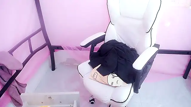 Snapshot of KateCondon chatting on 09-18-25, 08:11 KateCondon online show from 09-18-25, 08:11