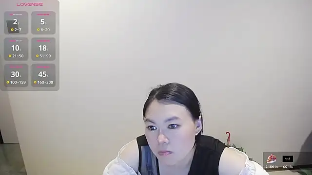 Snapshot of KateCondon chatting on 10-04-25, 12:47 KateCondon online show from 10-04-25, 12:47