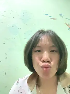 Snapshot of QueenLink chatting on 11-05-25, 05:46 QueenLink online show from 11-05-25, 05:46