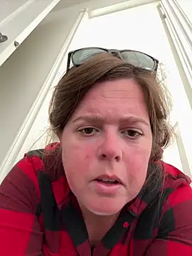 hornykitty1210 online show from 10-28-25, 02:53