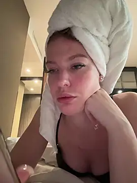 Chloemillerrxx online show from 11-27-25, 12:40