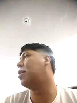 Snapshot of Milky_lea chatting on 10-15-25, 09:15 Milky lea online show from 10-15-25, 09:15