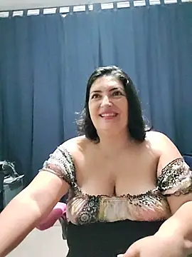 Snapshot of lina_maria99 chatting on 10-22-25, 08:25 lina maria99 online show from 10-22-25, 08:25