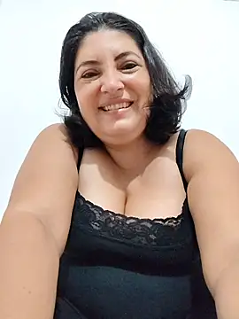 Snapshot of lina_maria99 chatting on 10-24-25, 10:44 lina maria99 online show from 10-24-25, 10:44