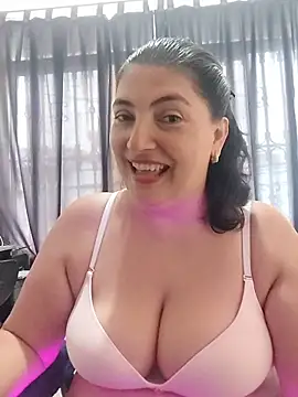 Snapshot of lina_maria99 chatting on 11-09-25, 05:44 lina maria99 online show from 11-09-25, 05:44