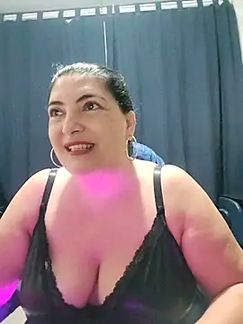 Snapshot of lina_maria99 chatting on 11-10-25, 08:35 lina maria99 online show from 11-10-25, 08:35