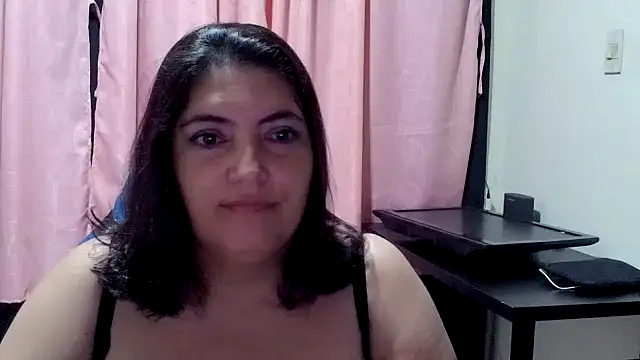 Snapshot of lina_maria99 chatting on 02-12-26, 07:25 lina maria99 online show from 02-12-26, 07:25