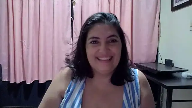 Snapshot of lina_maria99 chatting on 02-15-26, 12:51 lina maria99 online show from 02-15-26, 12:51