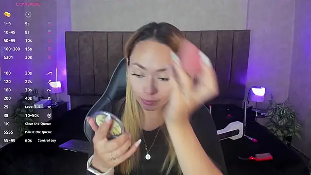 LanaMills  online show from 12-23-25, 03:59