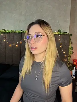 LanaMills  online show from 03-06-26, 04:20