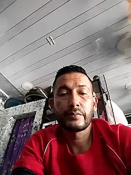 Snapshot of Bodyguard_hot chatting on 10-14-25, 08:09 Bodyguard hot online show from 10-14-25, 08:09