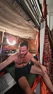 Snapshot of Bighairytopping chatting on 10-20-25, 04:57 Bighairytopping online show from 10-20-25, 04:57