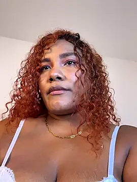 Snapshot of anailynn chatting on 10-15-25, 10:10 anailynn online show from 10-15-25, 10:10