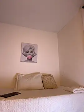 Snapshot of anailynn chatting on 10-21-25, 11:16 anailynn online show from 10-21-25, 11:16