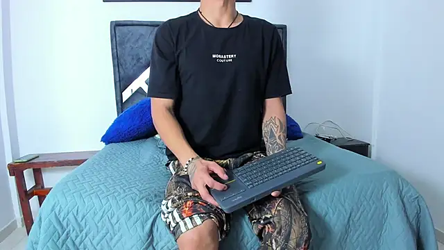 wyatt 3 online show from 01-06-26, 12:42