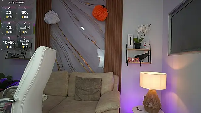 MilaCrave online show from 10-31-25, 11:33