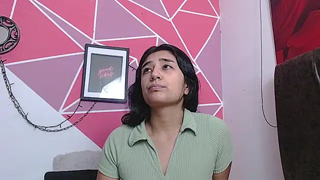 nahomievans20 online show from 10-04-25, 12:25