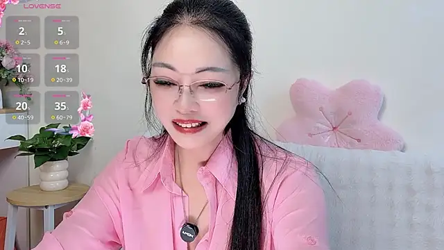 Snapshot of Hua_Hua_0 chatting on 09-14-25, 06:12 Hua Hua 0 online show from 09-14-25, 06:12
