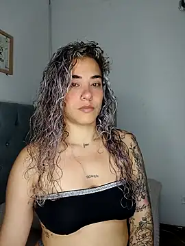 Snapshot of Miss-Melina chatting on 11-15-25, 01:36 Miss-Melina online show from 11-15-25, 01:36