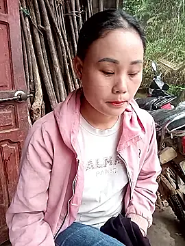 Snapshot of Ruaiuoi chatting on 02-18-26, 01:01 Ruaiuoi online show from 02-18-26, 01:01