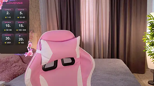 Snapshot of HeyMonkey_ chatting on 09-14-25, 07:29 HeyMonkey online show from 09-14-25, 07:29