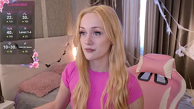 Snapshot of HeyMonkey_ chatting on 10-30-25, 09:44 HeyMonkey online show from 10-30-25, 09:44