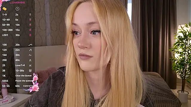 Snapshot of HeyMonkey_ chatting on 11-19-25, 12:16 HeyMonkey online show from 11-19-25, 12:16