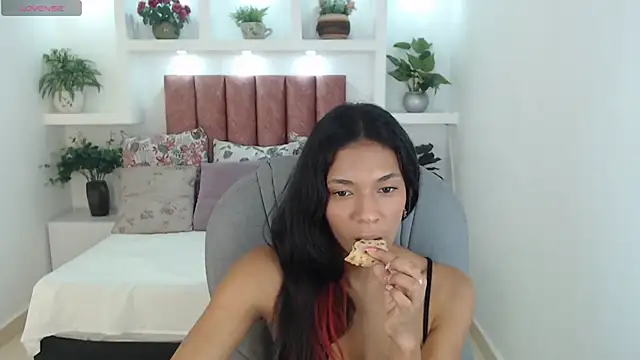 SarayVega  online show from 11-10-25, 08:19