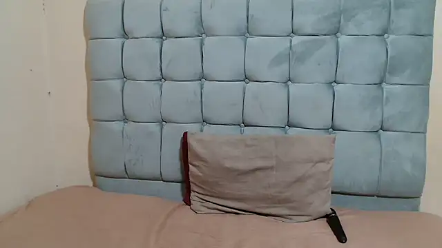 curveAss222 online show from 11-07-25, 04:07