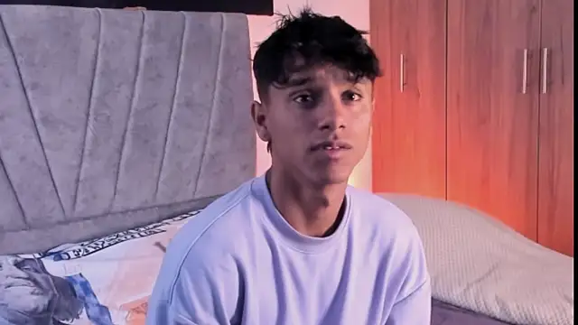 Snapshot of ZYZZ1312 chatting on 10-10-25, 04:39 ZYZZ1312 online show from 10-10-25, 04:39