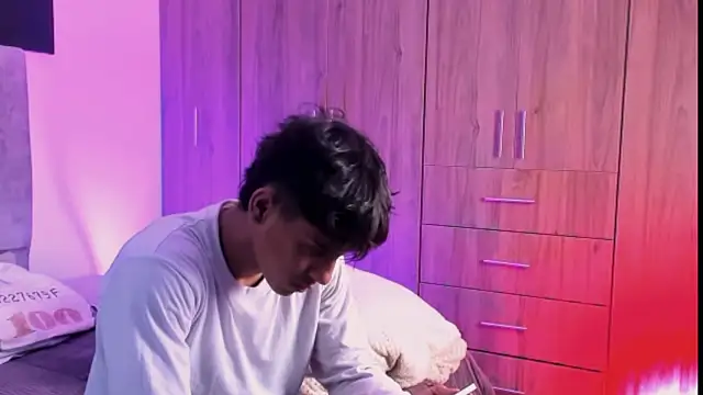 Snapshot of ZYZZ1312 chatting on 10-15-25, 05:24 ZYZZ1312 online show from 10-15-25, 05:24