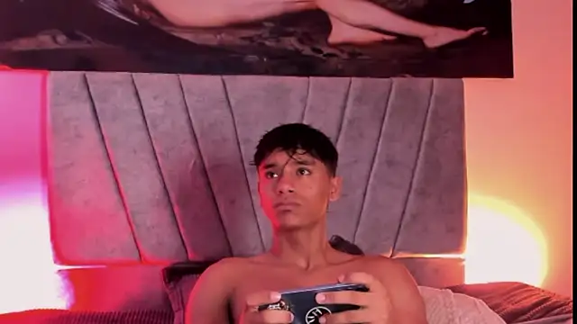 Snapshot of ZYZZ1312 chatting on 10-24-25, 05:42 ZYZZ1312 online show from 10-24-25, 05:42