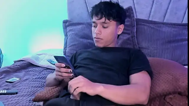 Snapshot of ZYZZ1312 chatting on 11-13-25, 04:28 ZYZZ1312 online show from 11-13-25, 04:28