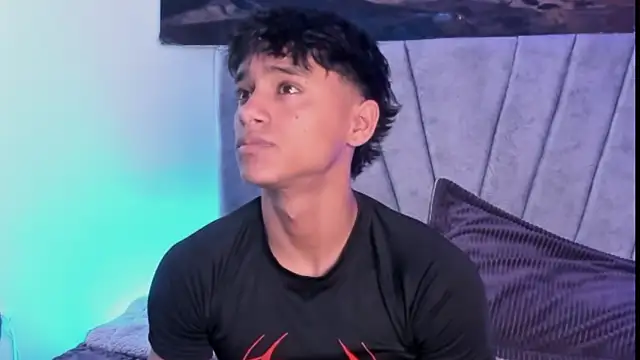 Snapshot of ZYZZ1312 chatting on 11-14-25, 03:22 ZYZZ1312 online show from 11-14-25, 03:22